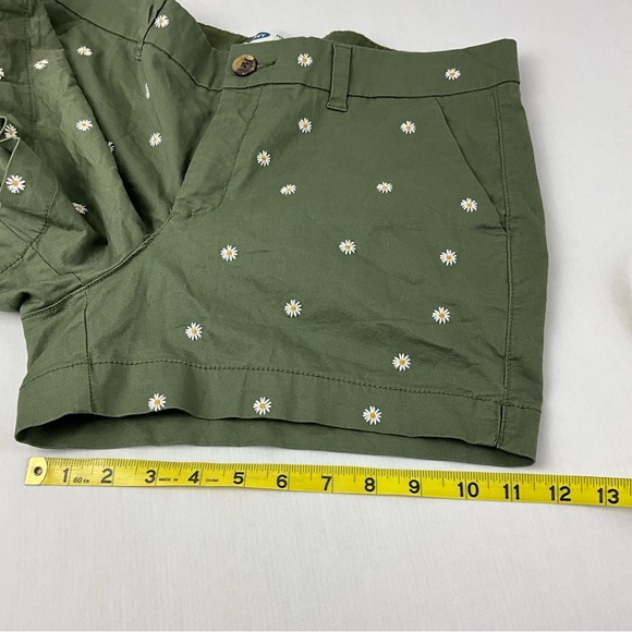 Old Navy Shorts Green daisy flower print Size 10 - Picture 10 of 10